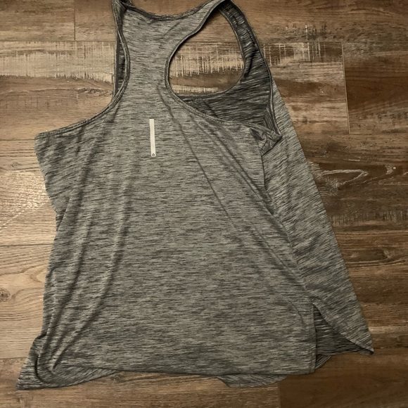 Xl Reebok tank - Picture 3 of 3